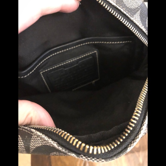 Gently Used Beautiful Coach Crossbody Bag - Picture 5 of 8